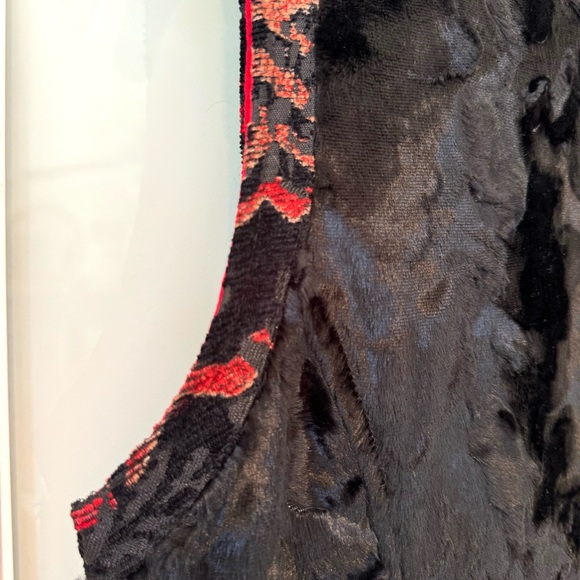 Chico's Faux Fur Vintage Jacquard Trim Mandarin IVest Size M Holiday Black & Red - Picture 8 of 14